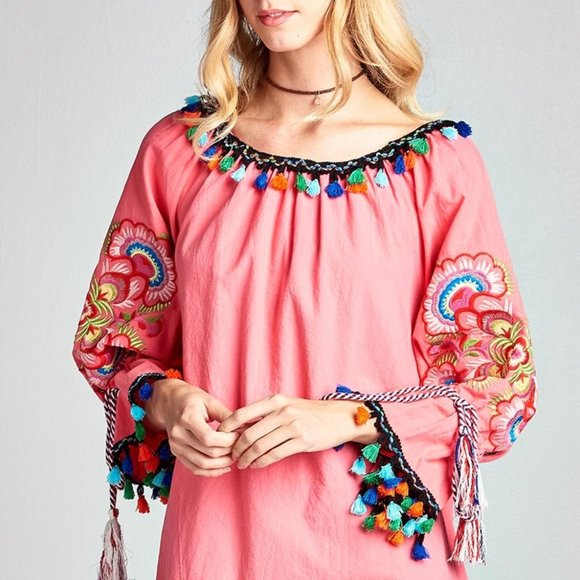 Velzera Dresses & Skirts - NWT🦜🌺Off-The-Shoulder Coral Dress from Velzera